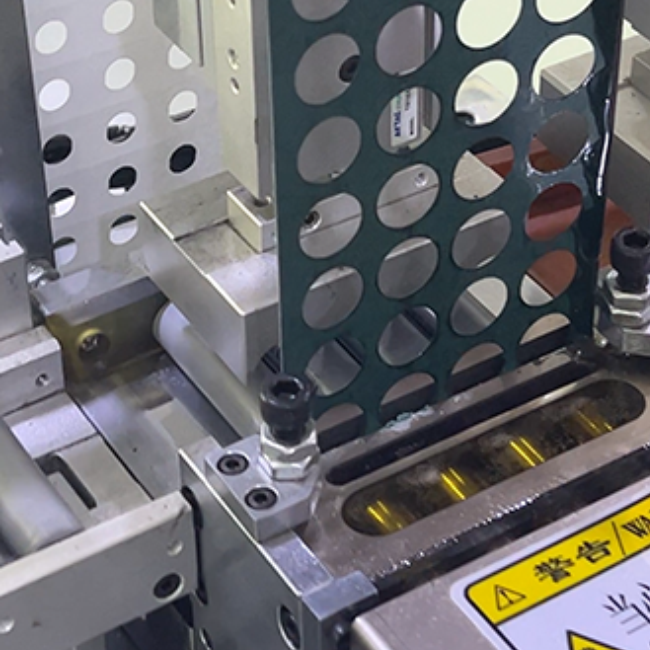 18650 Cylindrical Battery Cell Vertical Fully Automatic Lithium Battery Sticker Machine 2